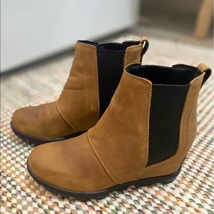 COPY - Sorel Joan of Arctic Wedge II Chelsea Boots - Leather